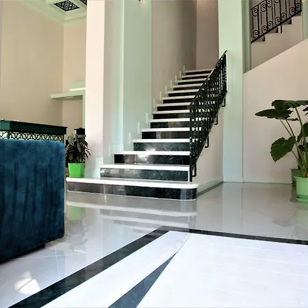 Hotell Veliera 4*