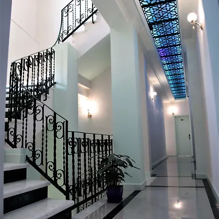 Veliera Hotel