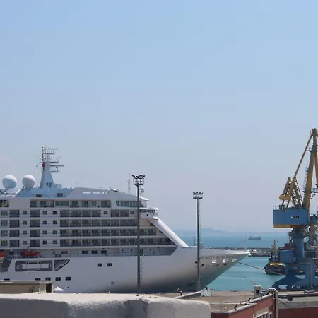 Veliera Hotell
