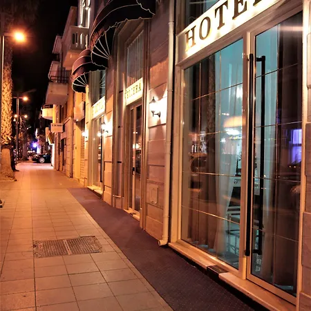 Veliera Hotell 4*
