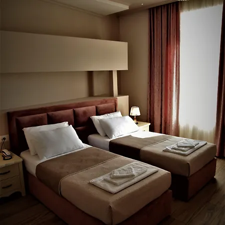 Veliera 4*