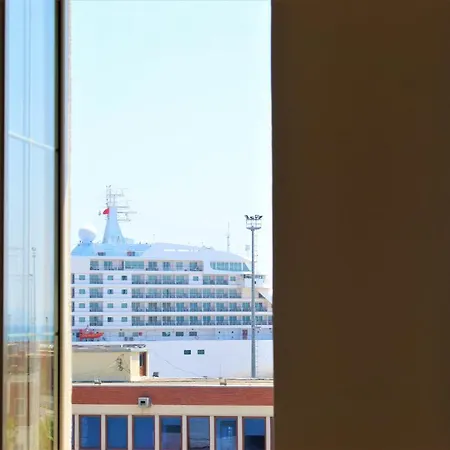 Veliera Hotell 4*